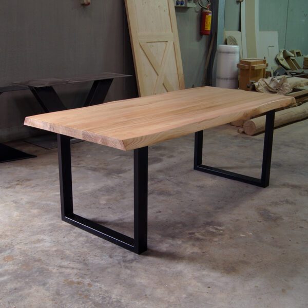 Tavolo legno massello chiaro gambe in ferro