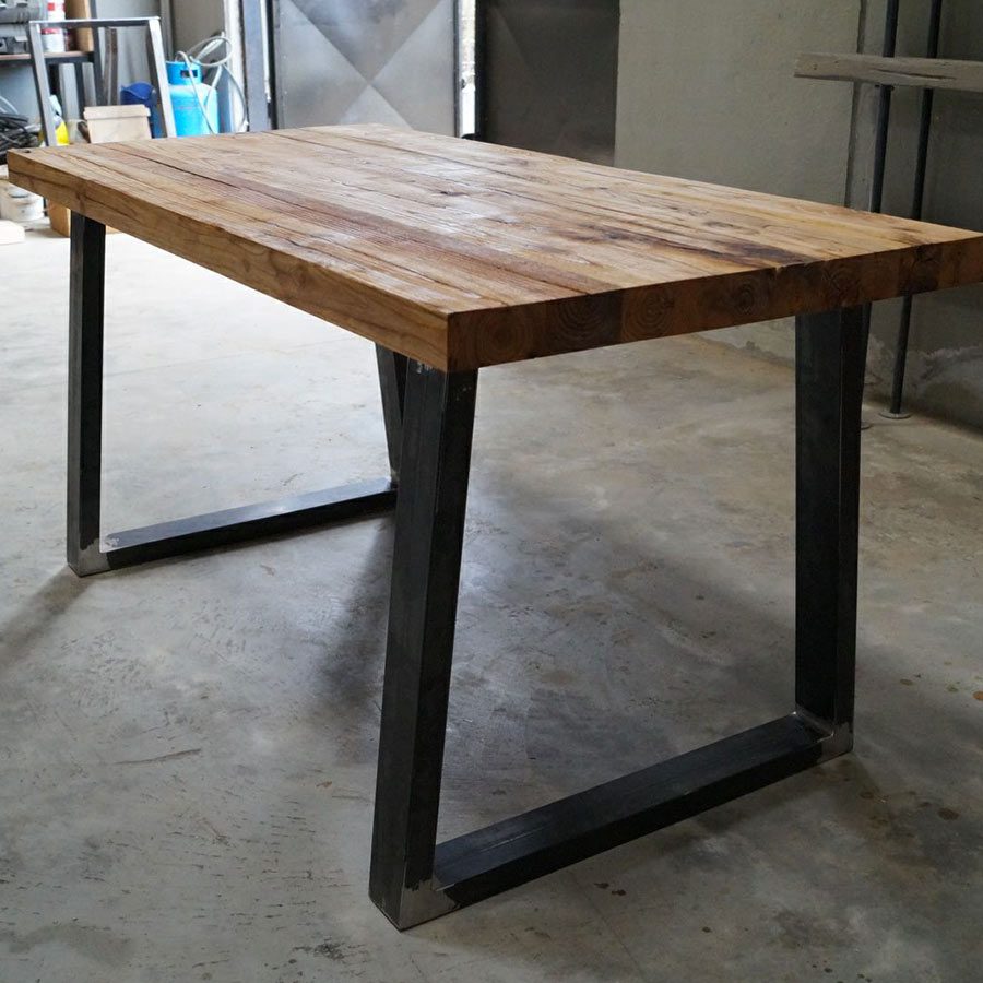 Tavolo industriale in legno massello