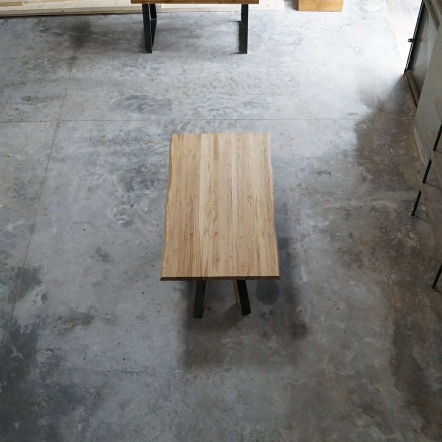 Tavolo arredamento in legno massello