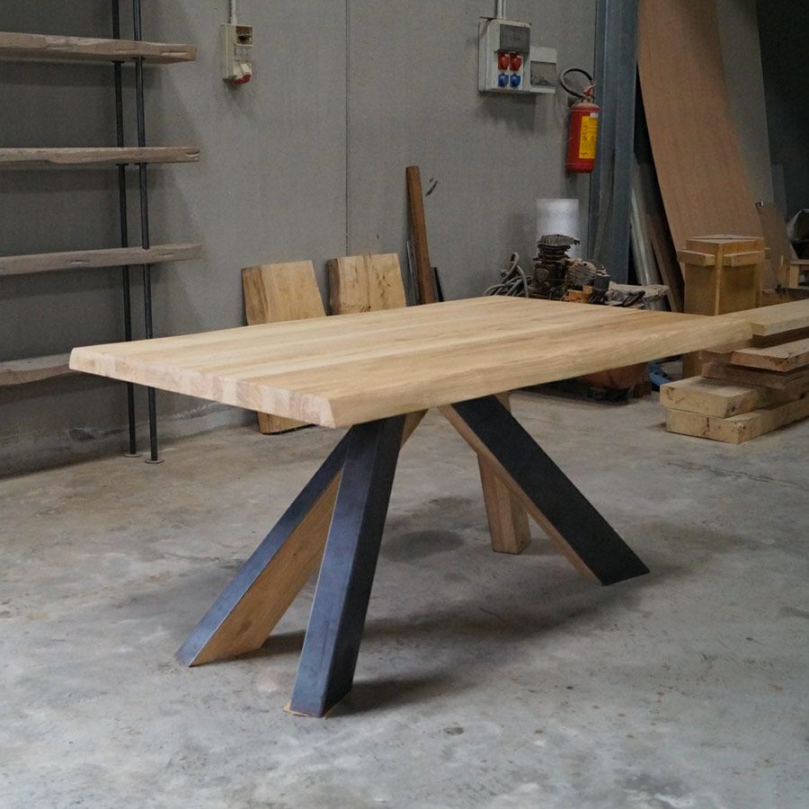 Tavolo arredamento in legno massello