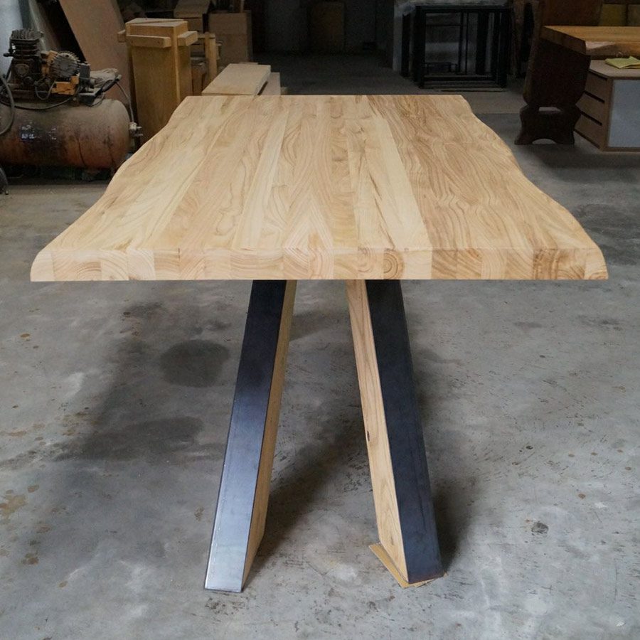 Tavolo arredamento in legno massello