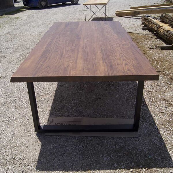 Tavolo in legno massello per Sale Riunioni