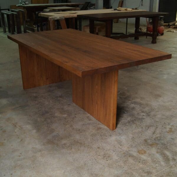 Tavolo legno massello con gambe in legno