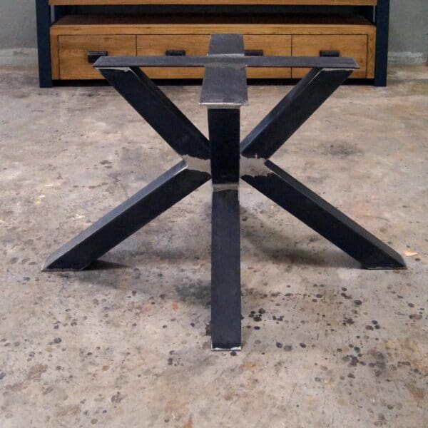 Gambe in ferro per tavoli in legno