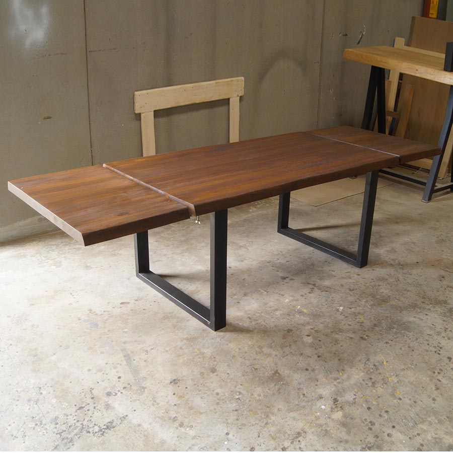 Tavolo allungabile in legno massello