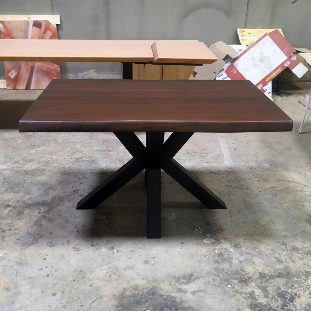 Tavolo Stella in legno massello di castagno dimensioni 160x90cm