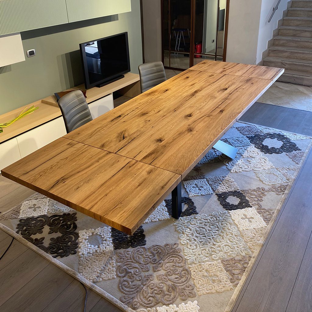 Tavolo legno tranciato rovere allungabile e basamento in ferro - immagine 4