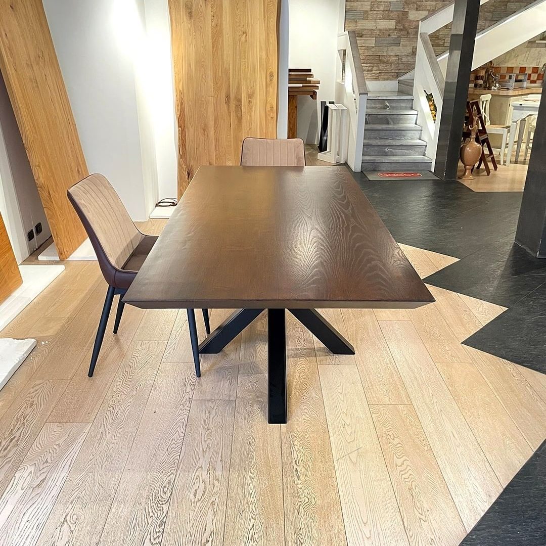 Tavolo in legno massello di castagno. Stella 45 - immagine 2